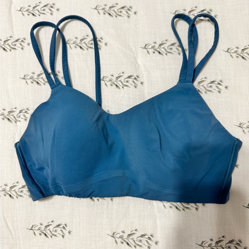 Lululemon like a cloud bra